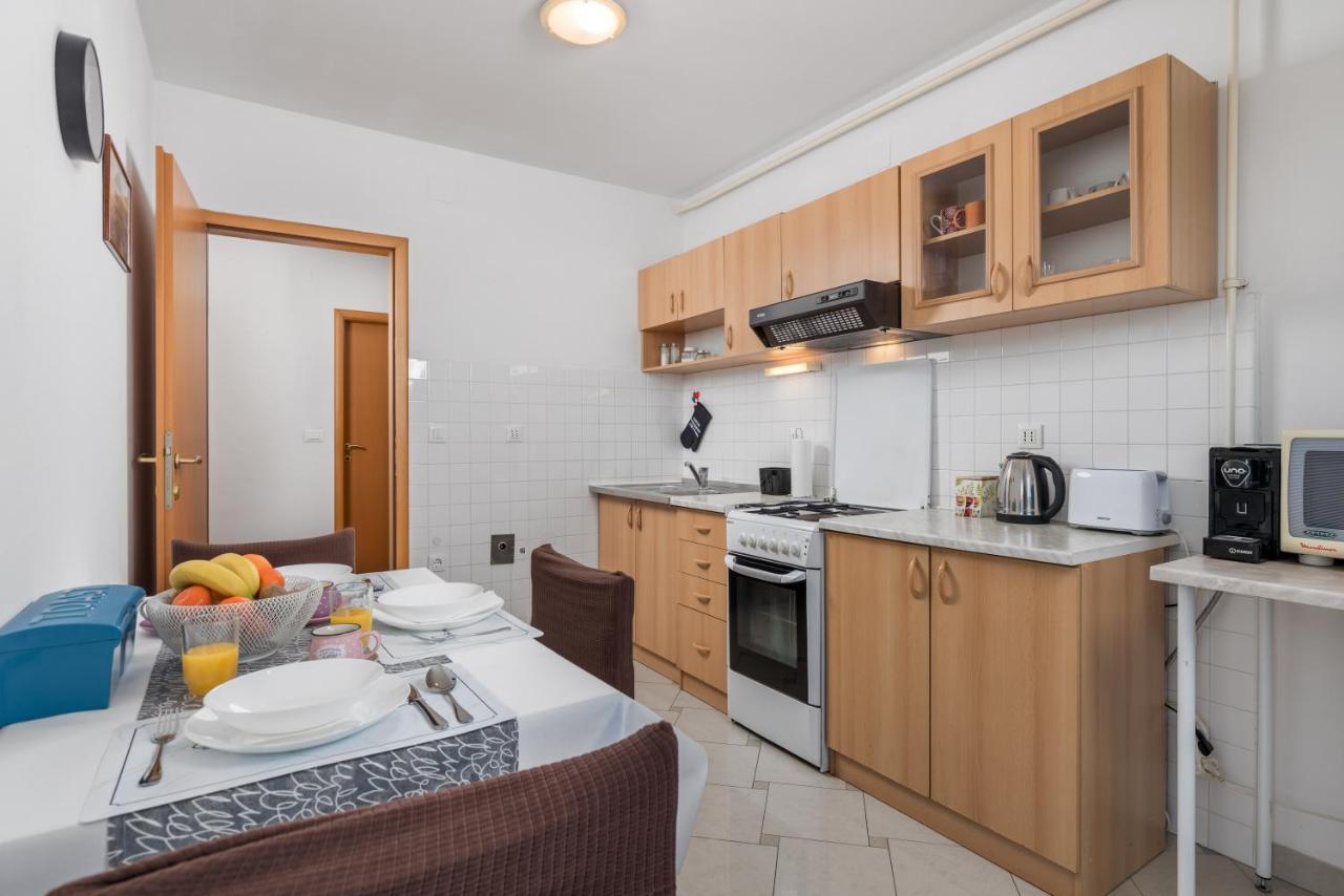 Apartman Iris 2 -Rijekaアパートメント エクステリア 写真